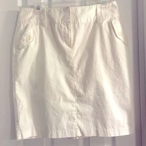 White Short “Stretch” Skirt, Size 8